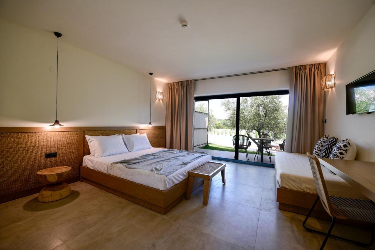 Hotel Elies Aesthetic Living Nea Iraklitsa Exterior foto